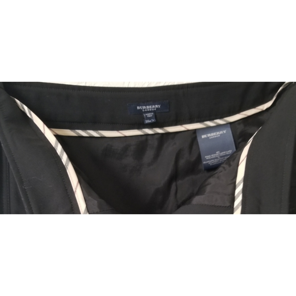 GORGEOUS AUTHENTIC BURBERRY LONDON SKIRT MADE IN I